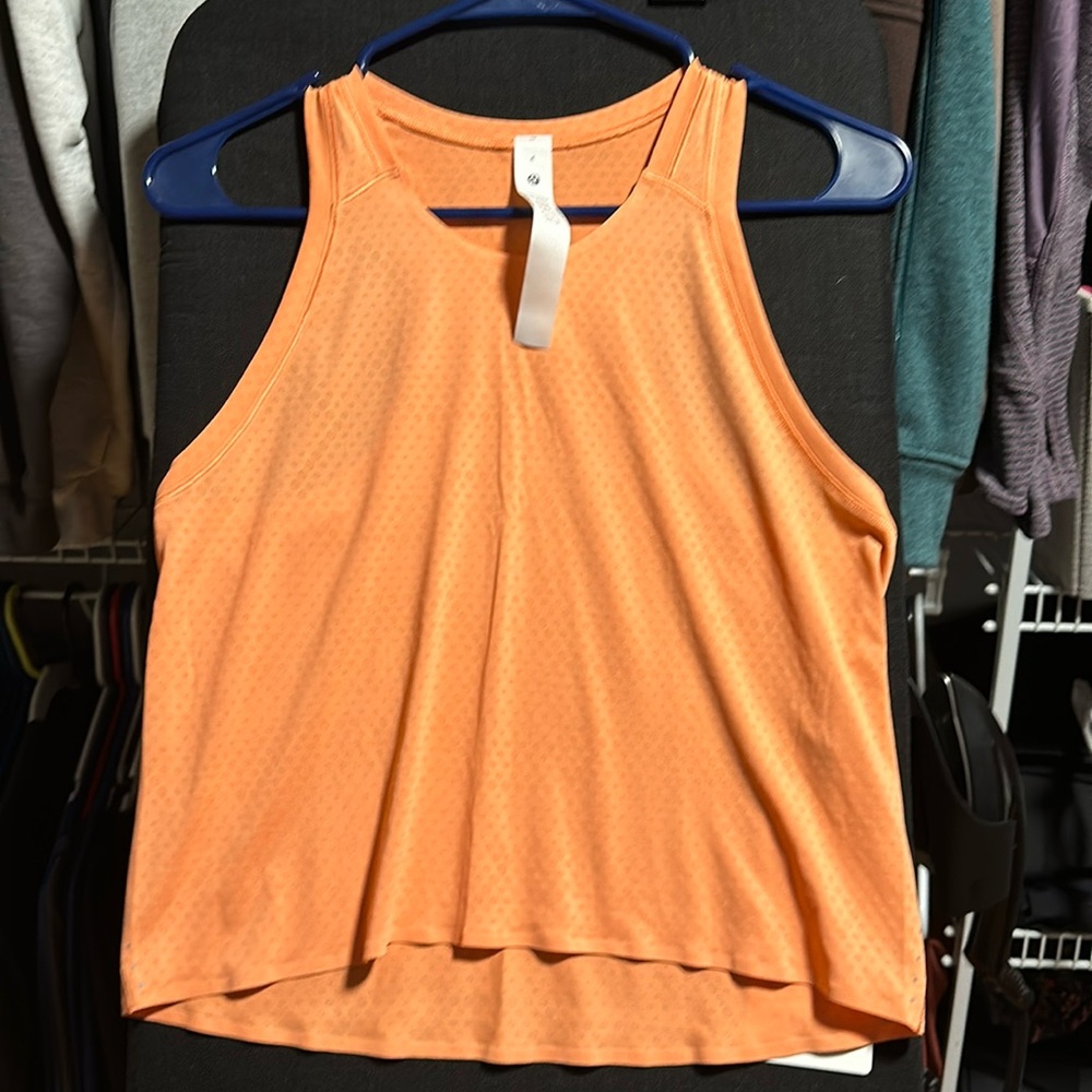 NWT lululemon race length tank top.  Size 4.